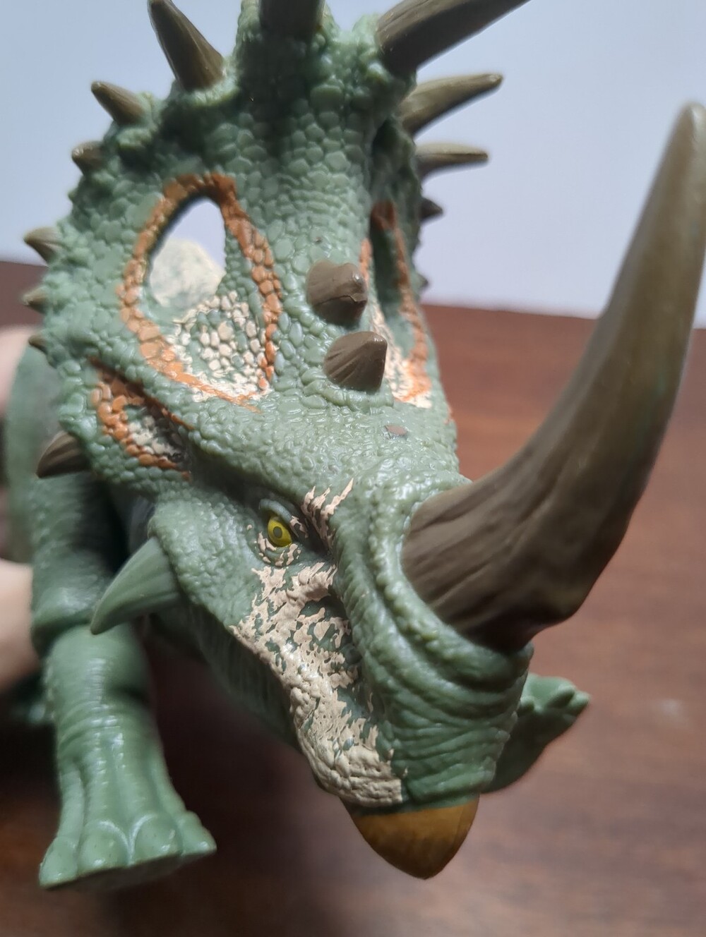 Jurassic World Styracosaurus Dinosaur brown horns Jurassic Park -Sound 